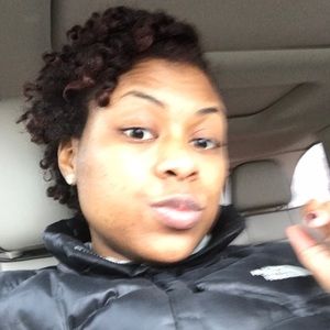 Meet your Posher, Shamika